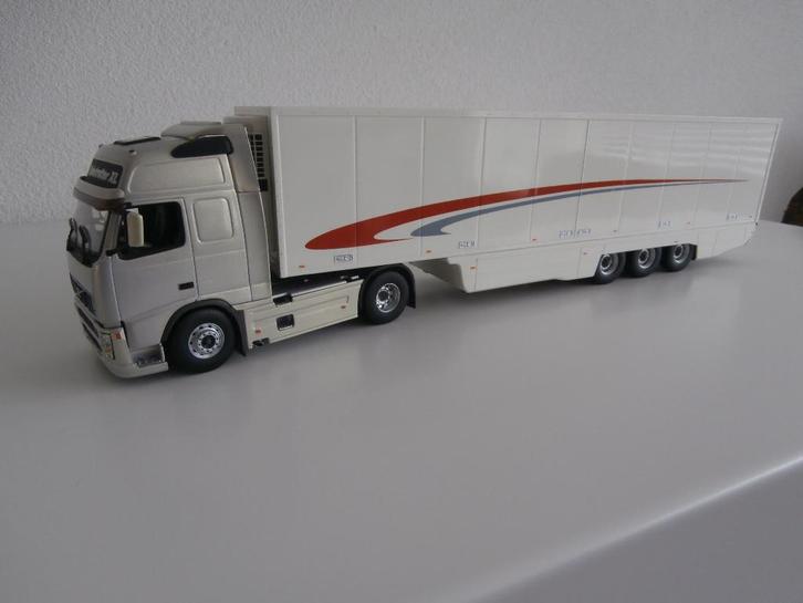 Volvo FH Globetrotter XL met Koeloplegger, Hobby en Vrije tijd, Modelauto's | 1:43, Zo goed als nieuw, Bus of Vrachtwagen, Overige merken