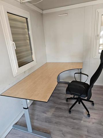 Hoekbureau met slinger + ergonomische stoel IKEA