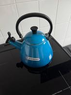 Nieuwe Le  Creuset Fluitketel kleur azure blauw, Huis en Inrichting, Keuken | Keukenbenodigdheden, Ophalen of Verzenden, Nieuw