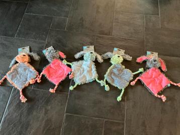 NIEUW van 5 LIEF honden speeltjes speelgoed beschikbaar voor biedingen