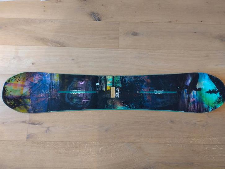 Burton Flying V deja Vu Snowboard en bindingen 149 cm, Sport en Fitness, Snowboarden, Gebruikt, Board, Ophalen of Verzenden