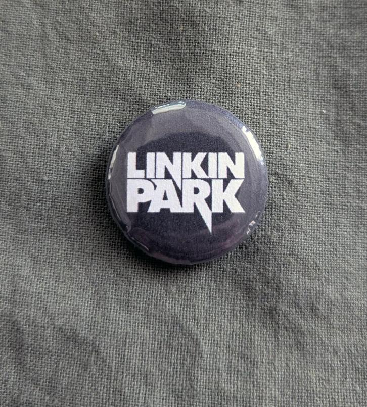 Linkin Park Band button – 25mm button / speld / pin, Verzamelen, Speldjes, Pins en Buttons, Nieuw, Button, Overige onderwerpen