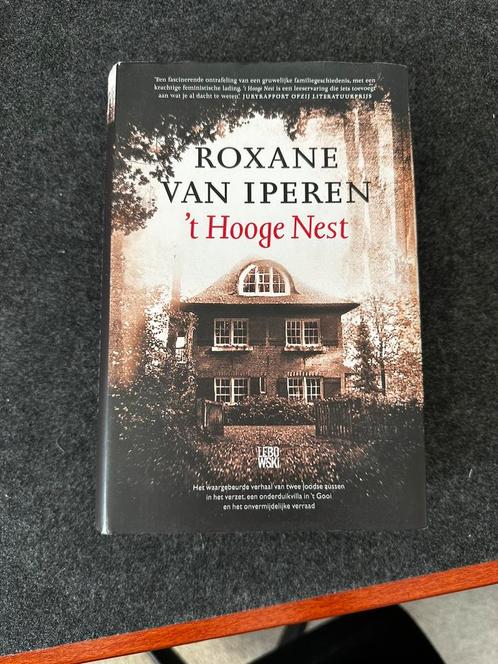 Roxane van Iperen - 't Hooge Nest, Boeken, Overige Boeken, Zo goed als nieuw, Ophalen of Verzenden
