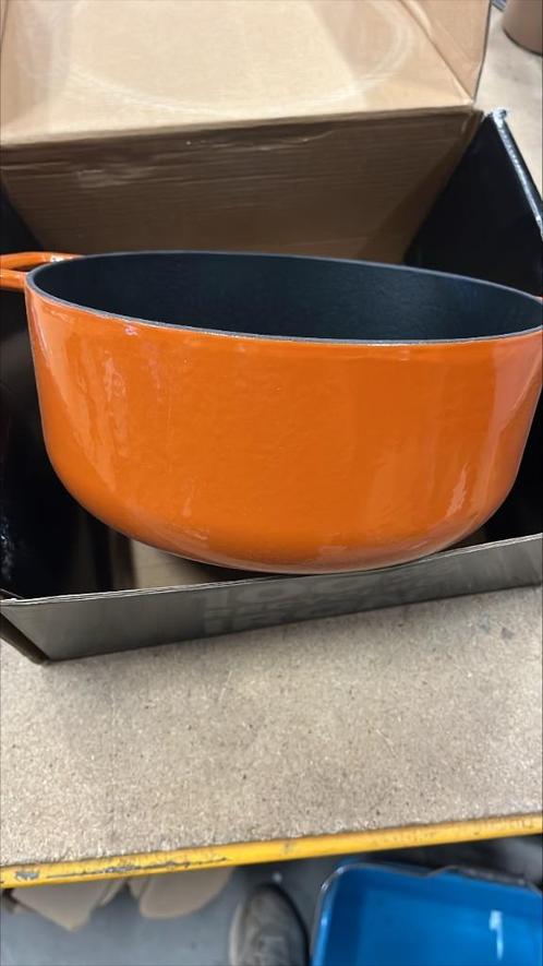 Combekk Sous-Chef Dutch Oven Braadpan 24cm – Oranje – Nieuw, Huis en Inrichting, Keuken | Potten en Pannen, Nieuw, Koekenpan of Braadpan
