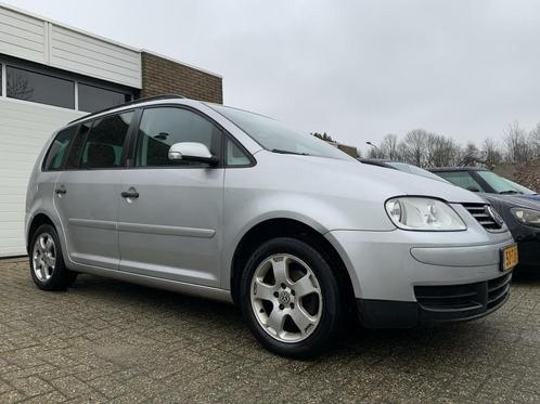 Volkswagen Touran 1.6-16V FSI Optive I Carplay Airco Trekhaa, Auto's, Volkswagen, Bedrijf, Te koop, Touran, ABS, Airbags, Airconditioning