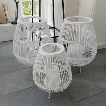 Lantaarns/windlicht wit rotan beschikbaar voor biedingen