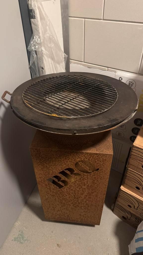 BBQ, Tuin en Terras, Houtskoolbarbecues, Gebruikt, Met accessoires, Ophalen