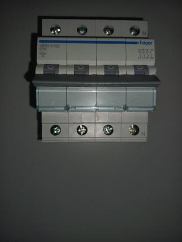 MBN616E - Hager installatieautomaat 16A Bkar 3P+N beschikbaar voor biedingen