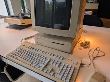 Vintage Macintosh IIsi Computer beschikbaar voor biedingen