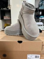 Ugg verkopen, Kleding | Dames, Schoenen, Grijs, Ophalen of Verzenden, Zo goed als nieuw, Ugg