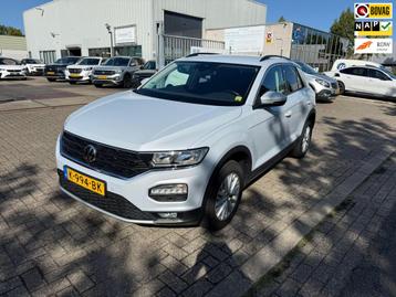 Volkswagen T-Roc 1.5 TSI Style Automaat, Navi Nette auto beschikbaar voor biedingen