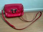 Roodleren schoudertas DKNY in goede staat, Sieraden, Tassen en Uiterlijk, Tassen | Schoudertassen, Overige merken, Gebruikt, Verzenden