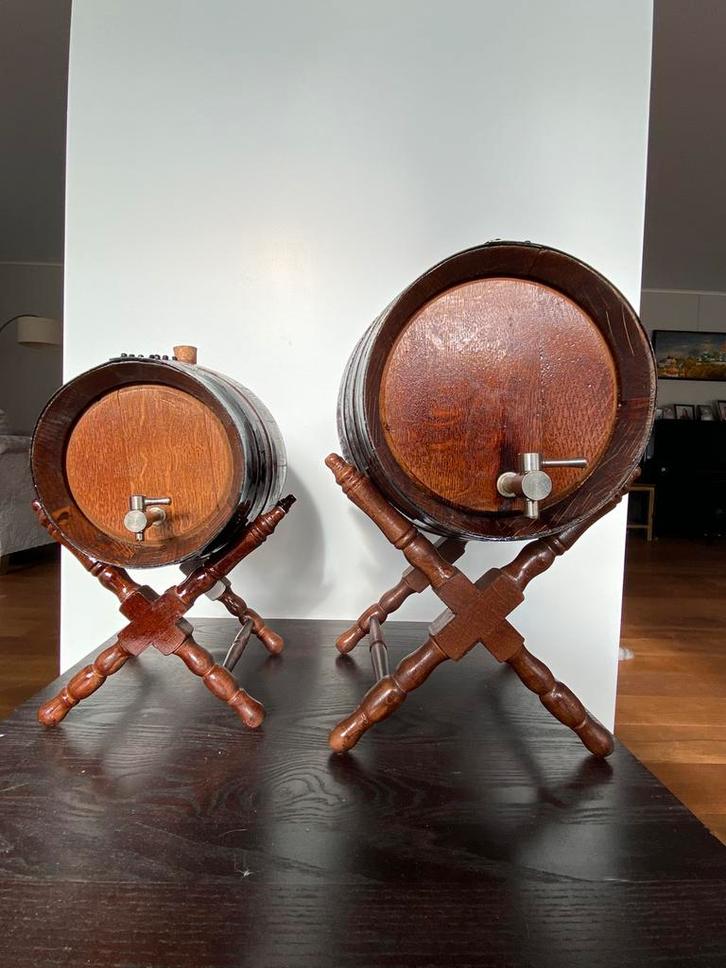 2 wijnvaatjes voor bar, keuken of mancave, Huis en Inrichting, Woonaccessoires | Wijnrekken, Zo goed als nieuw, Minder dan 50 cm