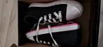 Heelys zwart schoen met wieltjes er onder, Ophalen of Verzenden, Zo goed als nieuw