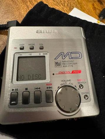 Aiwa Minidisk speler en recorder AM-F75 incl accessoires beschikbaar voor biedingen
