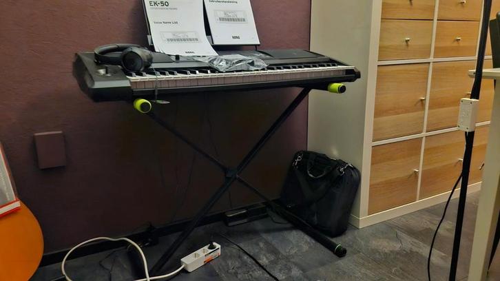 Korg  EK 50, Muziek en Instrumenten, Keyboards, Zo goed als nieuw, 61 toetsen, Korg, Ophalen