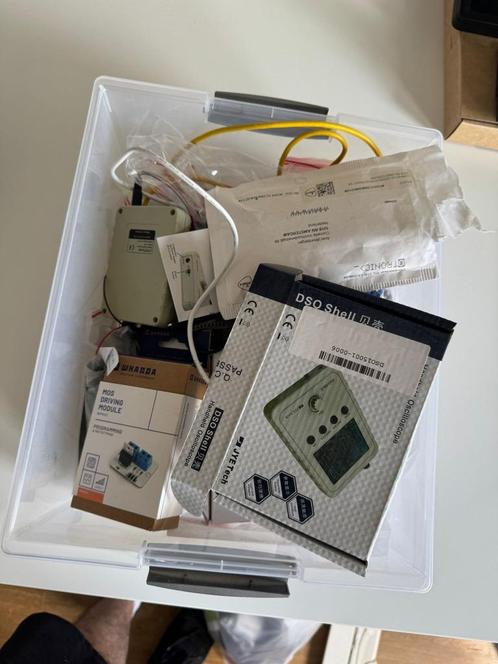 Flash sale: Een doos vol elektronische componenten, Hobby en Vrije tijd, Elektronica-componenten, Nieuw, Ophalen