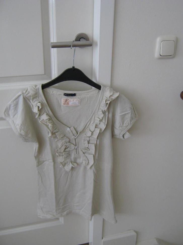 Shirt beige met froesel Blue Seven, Kleding | Dames, T-shirts, Zo goed als nieuw, Maat 36 (S), Beige, Korte mouw, Ophalen