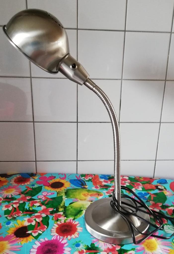 Bureaulamp. IKEA FORMAT. Verchroomd. 55 cm. By David Wahl., Huis en Inrichting, Lampen | Tafellampen, Zo goed als nieuw, 50 tot 75 cm
