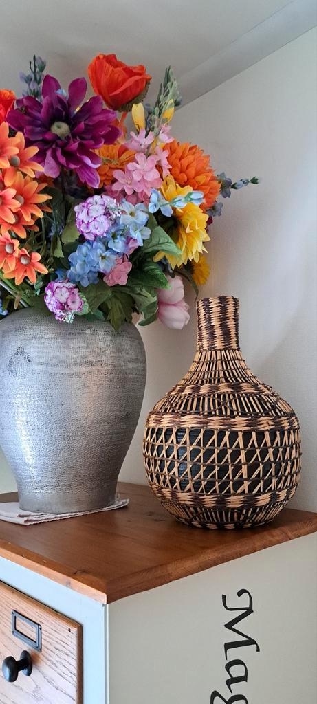 Prachtige vaas Zwart/naturel bamboe, Huis en Inrichting, Woonaccessoires | Overige, Ophalen of Verzenden