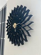 Vitra Sunflower Clock zwarte klok Ø75 cm, Huis en Inrichting, Woonaccessoires | Klokken, Ophalen, Zo goed als nieuw, Wandklok
