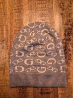 GUESS Grey Logo Beanie Hat – Like New, Ophalen of Verzenden, Zo goed als nieuw, Sjaal