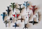 16 Verschillende model gevechts vliegtuigen, Verzamelen, Militaria | Algemeen, Ophalen of Verzenden