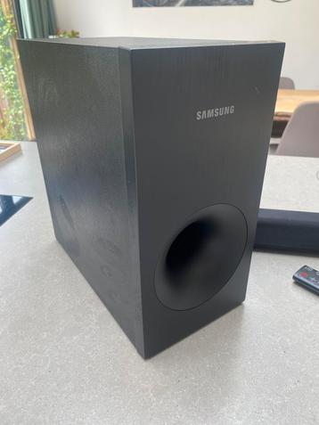 Samsung soundbar set, model HW-J355 EXCL voeding beschikbaar voor biedingen