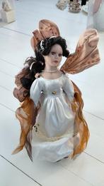 Vintage Porseleinen Pop met Vlinder Vleugels, Ophalen of Verzenden, Gebruikt, Overige typen