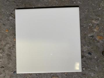 wandtegels beschikbaar voor biedingen