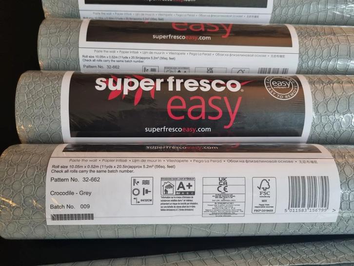 Vliesbehang Crocodile - Grey van super fresco easy, Huis en Inrichting, Stoffering | Behang, Grijs, Ophalen of Verzenden