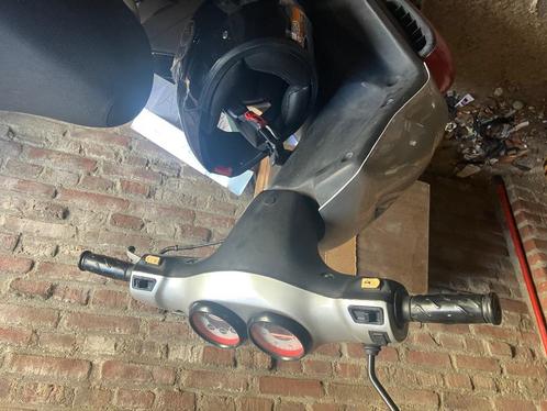 Tgb scooter, Fietsen en Brommers, Snorfietsen en Snorscooters, Gebruikt, Overige merken, Benzine, Ophalen