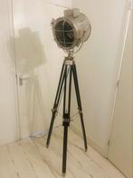 Prachtige tripod vloerlamp industriële driepoot, Huis en Inrichting, Lampen | Vloerlampen, Ophalen, Stoer, Glas, Zo goed als nieuw