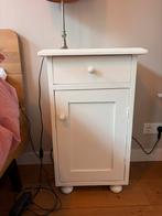 Brocante nachtkastje van Van Dijk en ko, Huis en Inrichting, Gebruikt, Minder dan 45 cm, Hout, 55 tot 70 cm