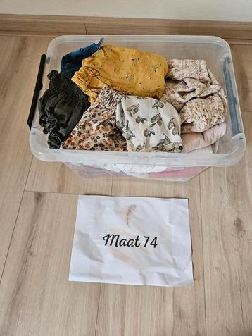Meisjes kledingpakket maat 74 beschikbaar voor biedingen