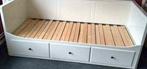 Hemnes bedbank Ikea, Huis en Inrichting, Slaapkamer | Bedden, Ophalen, Gebruikt, Wit, Tweepersoons