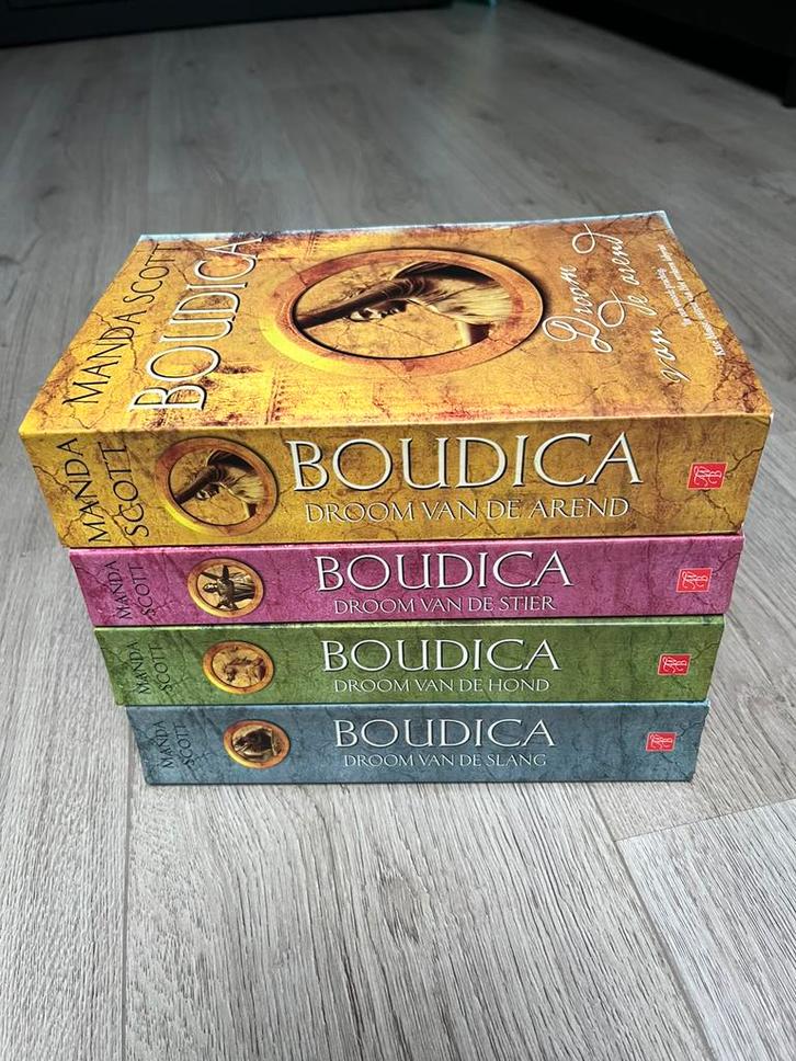 A. Scott - Boudica deel 1 t/m 4, Boeken, Literatuur, Gelezen, Ophalen