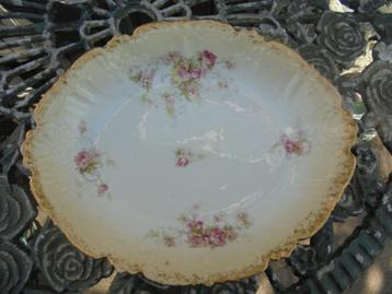 Schaaltje Limoges met bloemetjes / roze roosjes beschikbaar voor biedingen