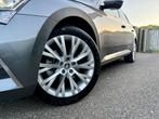 Skoda Superb Combi 1.4 TSI iV Business Edition Plus NL-auto, Stof, Gebruikt, 4 cilinders, Hybride Elektrisch/Benzine