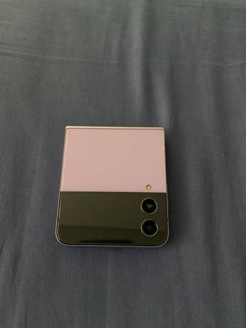Samsung flip 4 voor onderdelen beschikbaar voor biedingen