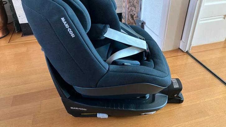 Twee maxi-cosi autostoeltjes met basis 3way Fix en isofix, Kinderen en Baby's, Autostoeltjes, Gebruikt, Maxi-Cosi, 0 t/m 18 kg