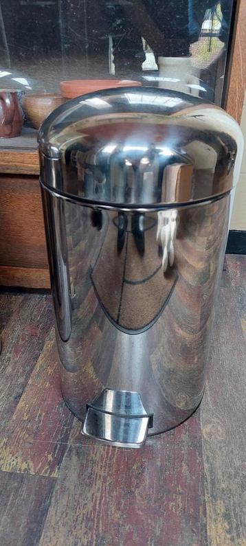 retro bin Brabantia 12 L prullenbak volledig metaal beschikbaar voor biedingen