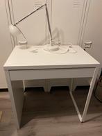 IKEA bureau Micke wit met IKEA bureaulamp, Huis en Inrichting, Bureaus, Ophalen, Zo goed als nieuw, Bureau