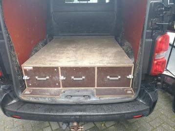 Mooie uitschuifbare bakken voor expert en jumpy beschikbaar voor biedingen