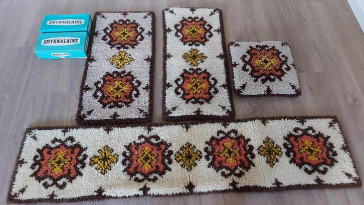 2 kleine/1 grote handgeknoopt kastloper tafelloper Smyrna+ku, Antiek en Kunst, Antiek | Kleden en Textiel, Ophalen