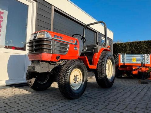 Kubota 19 pk 4-WD Minitractor compacttractor op nieuwe gazon, Zakelijke goederen, Agrarisch | Tractoren, Overige merken, tot 80 Pk