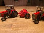 2x Britains MF 595 tractors met MF 130, Hobby en Vrije tijd, Modelauto's | 1:32, Ophalen of Verzenden, Gebruikt, Tractor of Landbouw