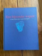 Boek 'Een bijzonder wapen', Niet van toepassing, Nieuw, Ophalen of Verzenden, Frans Hermans