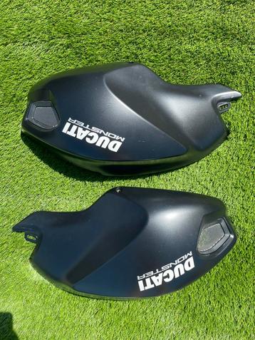 Ducatie monster 696 tank cover set beschikbaar voor biedingen