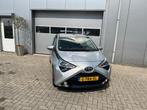 Toyota Aygo 1.0 VVT-i x-joy AUTOMAAT ! Camera, Gebruikt, Euro 6, 4 stoelen, Origineel Nederlands